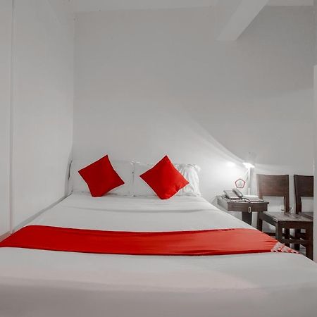 Super Oyo 134 The Bedstation Hotel Mandaluyong Buitenkant foto