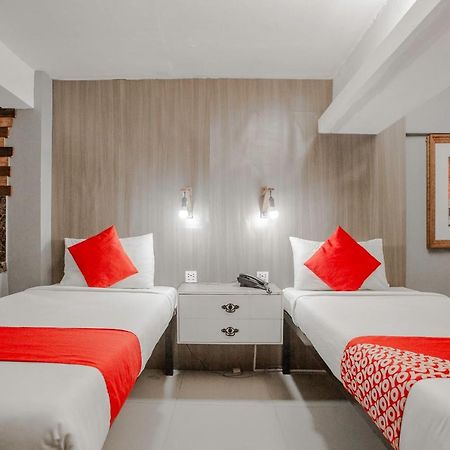 Super Oyo 134 The Bedstation Hotel Mandaluyong Buitenkant foto