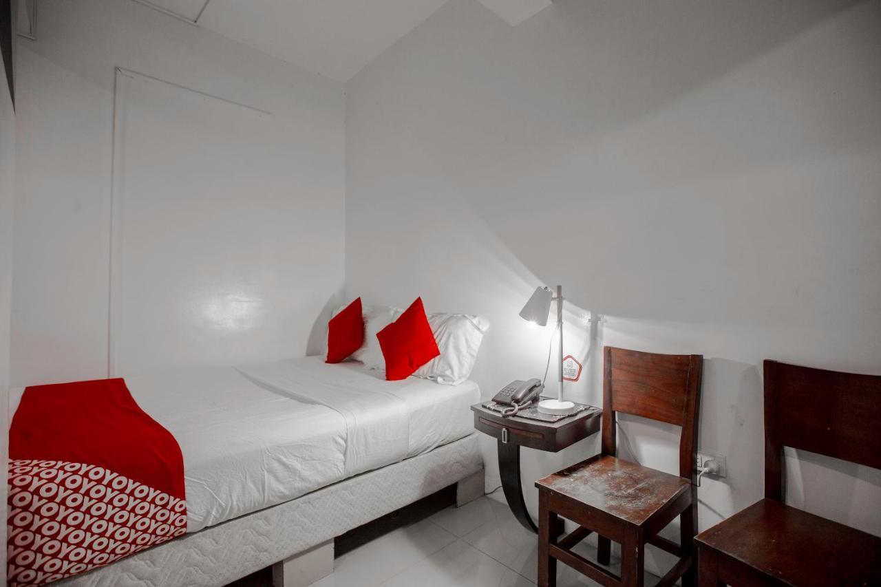 Super Oyo 134 The Bedstation Hotel Mandaluyong Buitenkant foto