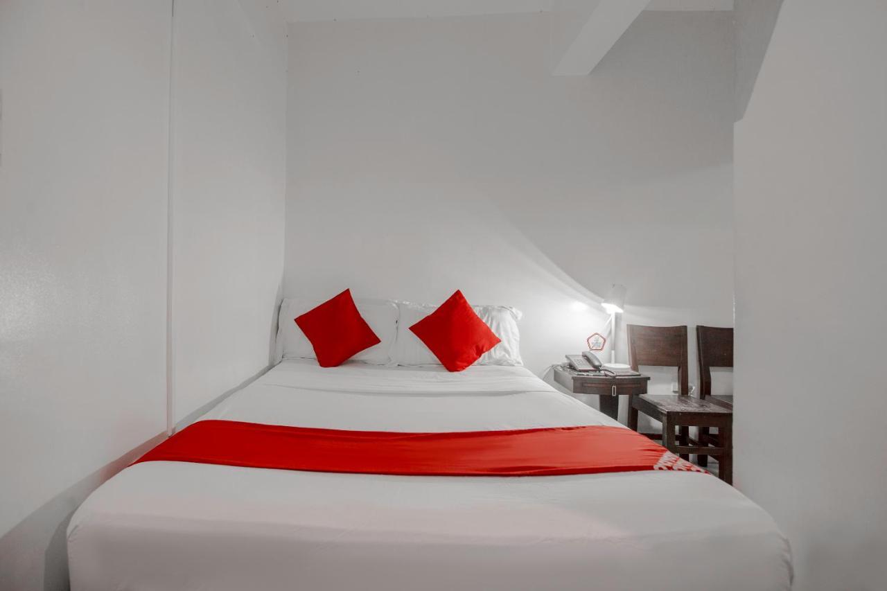 Super Oyo 134 The Bedstation Hotel Mandaluyong Buitenkant foto
