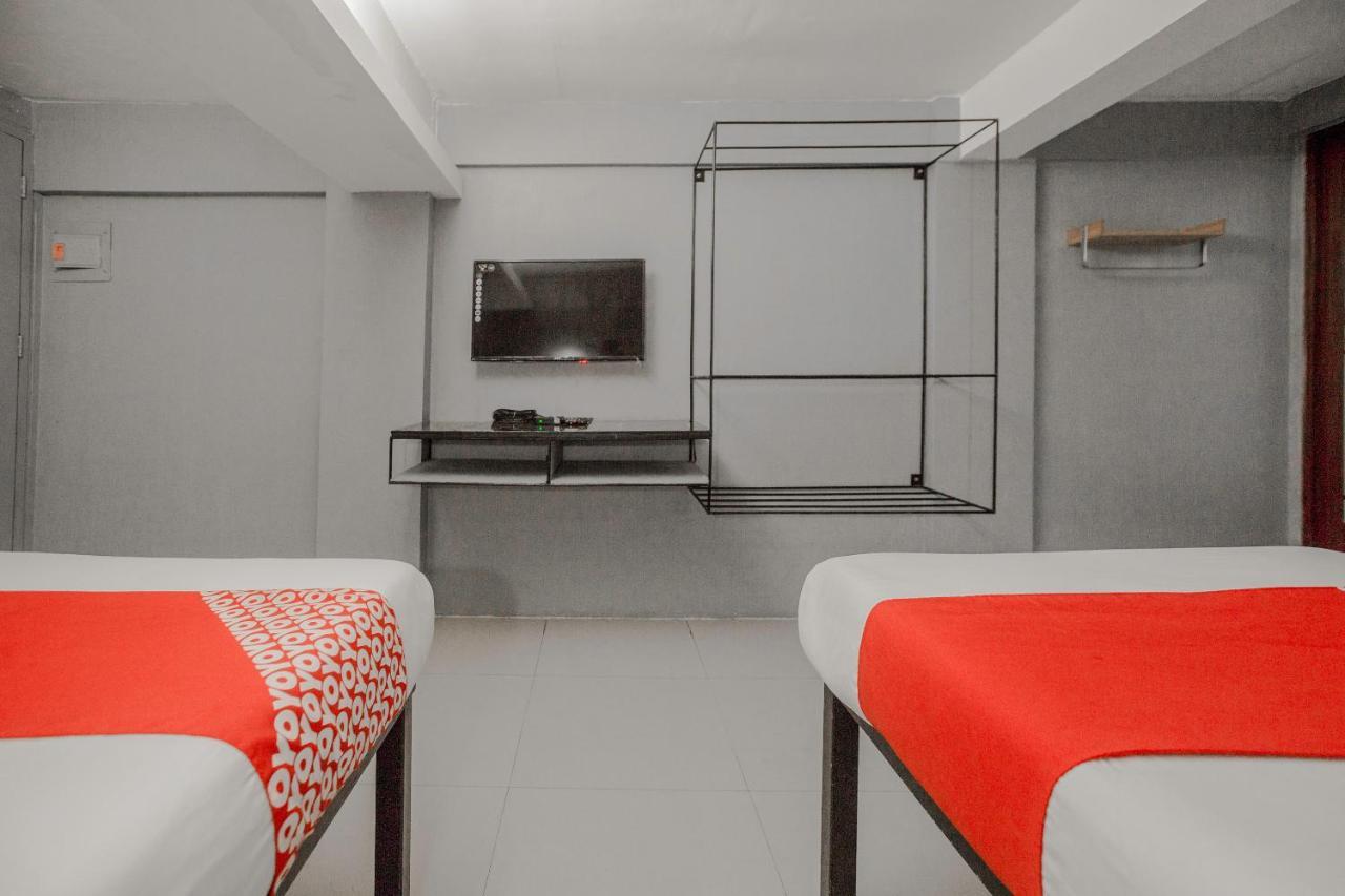 Super Oyo 134 The Bedstation Hotel Mandaluyong Buitenkant foto