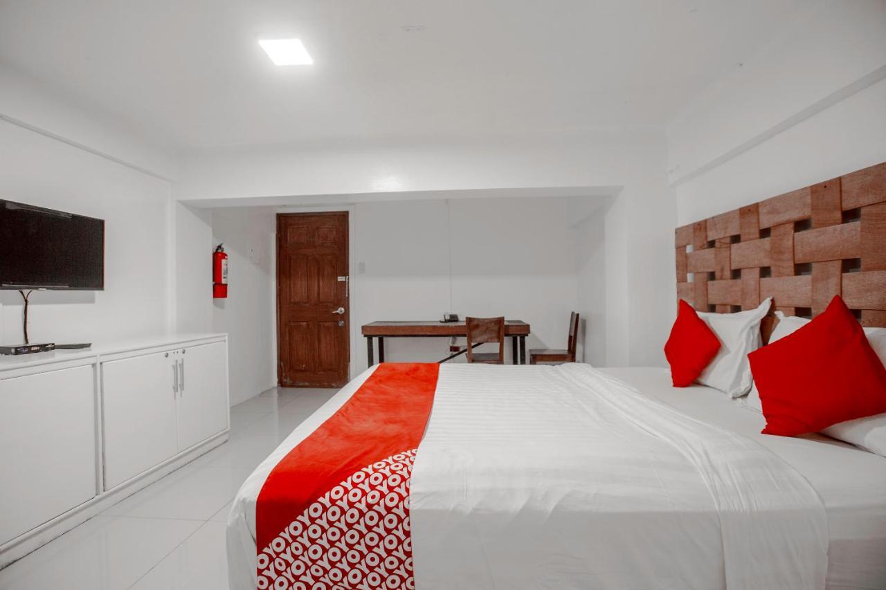 Super Oyo 134 The Bedstation Hotel Mandaluyong Buitenkant foto