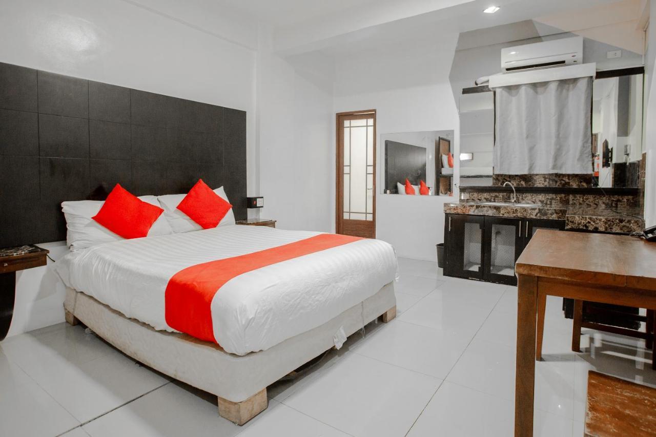 Super Oyo 134 The Bedstation Hotel Mandaluyong Buitenkant foto