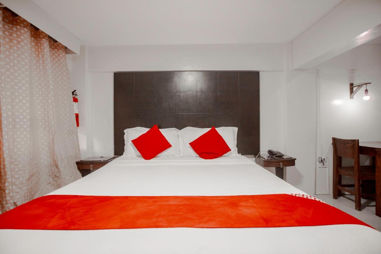 Super Oyo 134 The Bedstation Hotel Mandaluyong Buitenkant foto